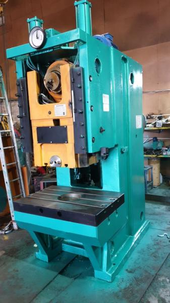 Предлагаю пресс однокривошипный простого действия открытый ненаклоняемый КЕ2130А